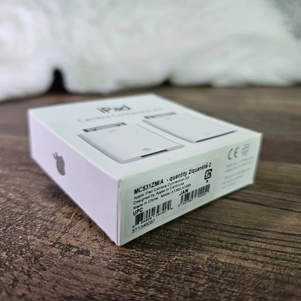 NIB MC531ZM/A Apple iPad & iPad 2 Camera Connection Kit